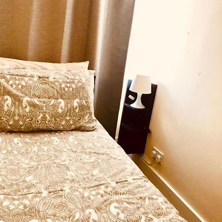Ac Lounge 36 Apartment Rochford Luaran gambar