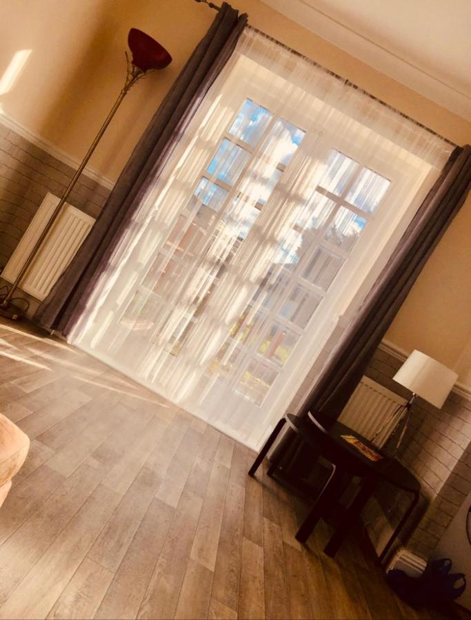 Ac Lounge 36 Apartment Rochford Luaran gambar